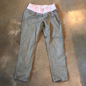 Gap maternity girlfriend kakhi cropped pants